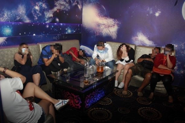 20210607_33_persons_found_in_an_unlicensed_ktv_outlet_inv_for_non-compliance_with_sdm_3