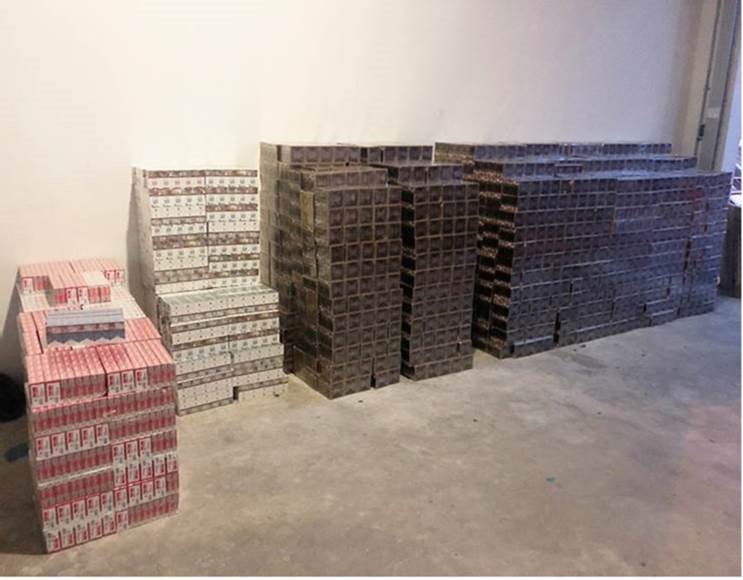 20200813_eight_men_arr_foor_smuggling_of_duty-unpaid_cig_pcg_3