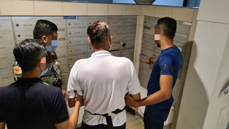 20201015_four_men_and_three_women_arr_for_theft_of_budget_2020_grocery_vouchers_from_letterboxes_2