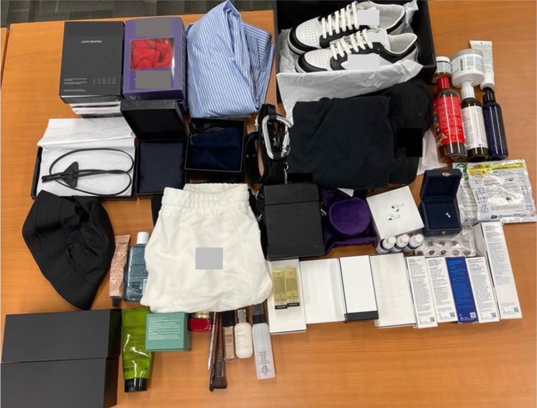 20220304_man_arrested_for_unauthorised_transactions_using_stolen_credit_card_details