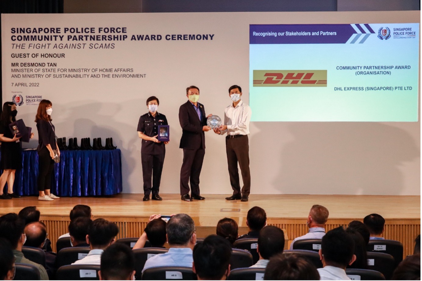 20220407_ 75_indvdls_n_45_org_prsntd_with_comm_prtnrshp_awrds_fr_their_vigilance_in_scam_intrvntion4