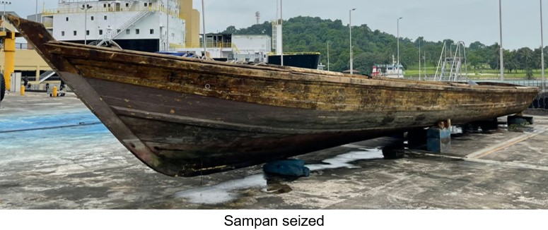 20220420_nine_men_arrested_for_stealing_scrap_metals_from_a_moving_barge2