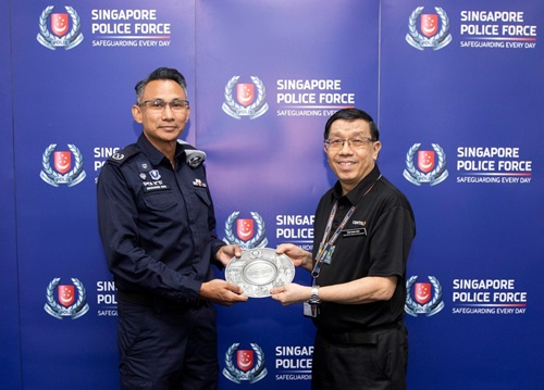 20221011_seven_members_of_the_public_presented_with_public_spiritedness_award_3