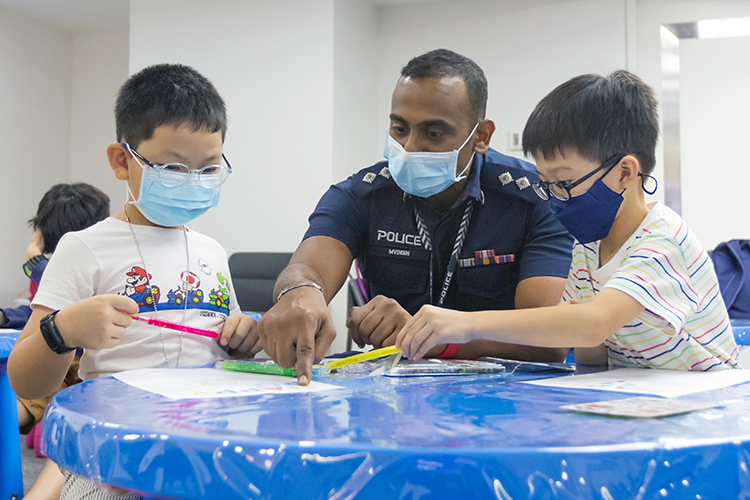 Police Life 042022 Welcoming Little Friends of the Force 04