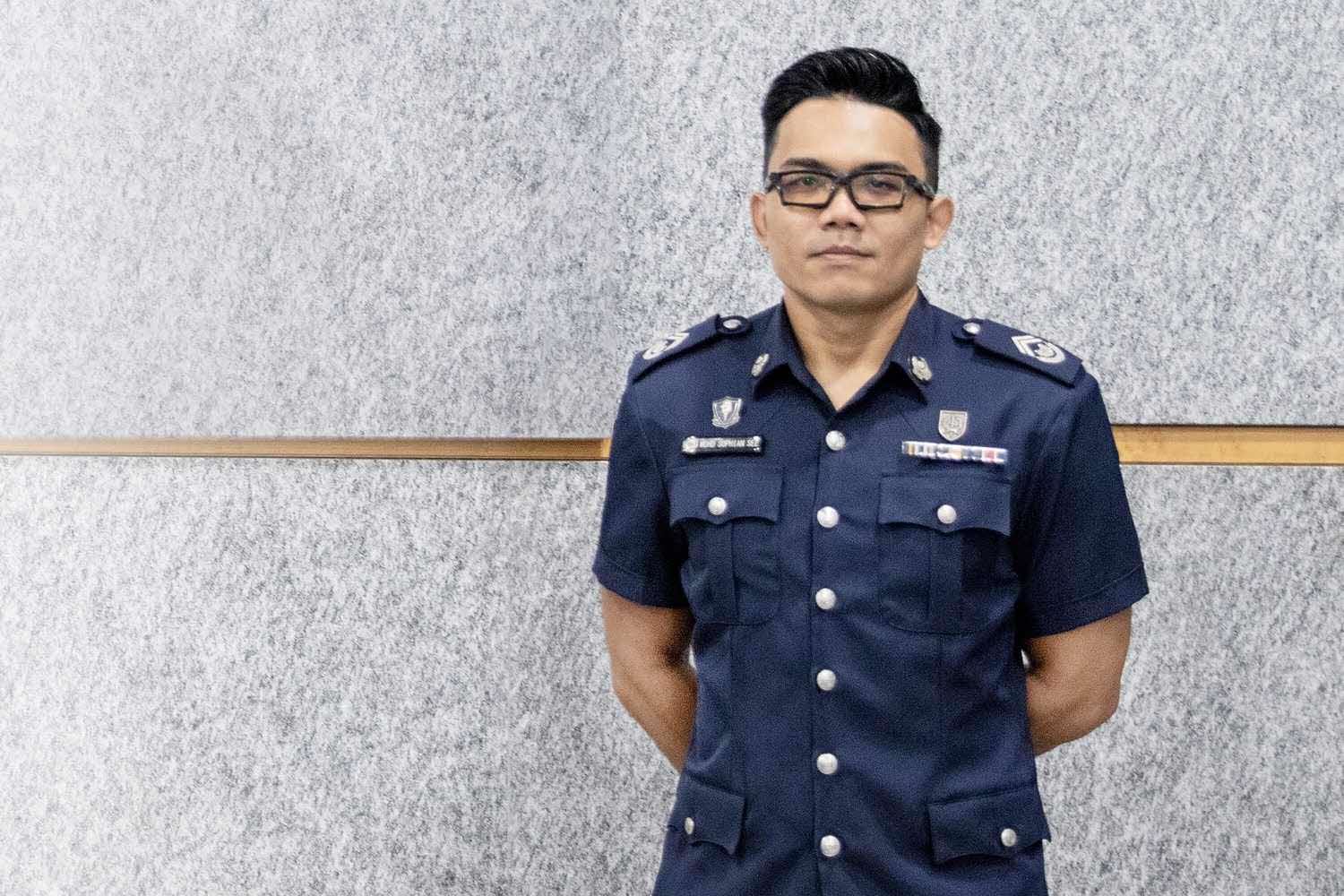 Police Life 092023 Trainers in Blue 02 01