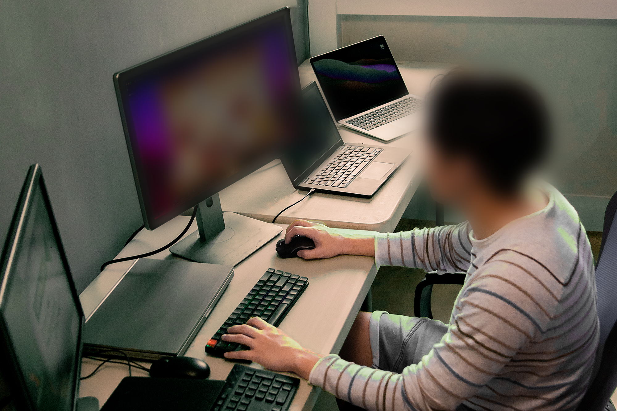 A re-enactment of Ho Jun Jia accessing the dark web, which allowed him to acquire the personal data of 70 individuals. PHOTO: SPF