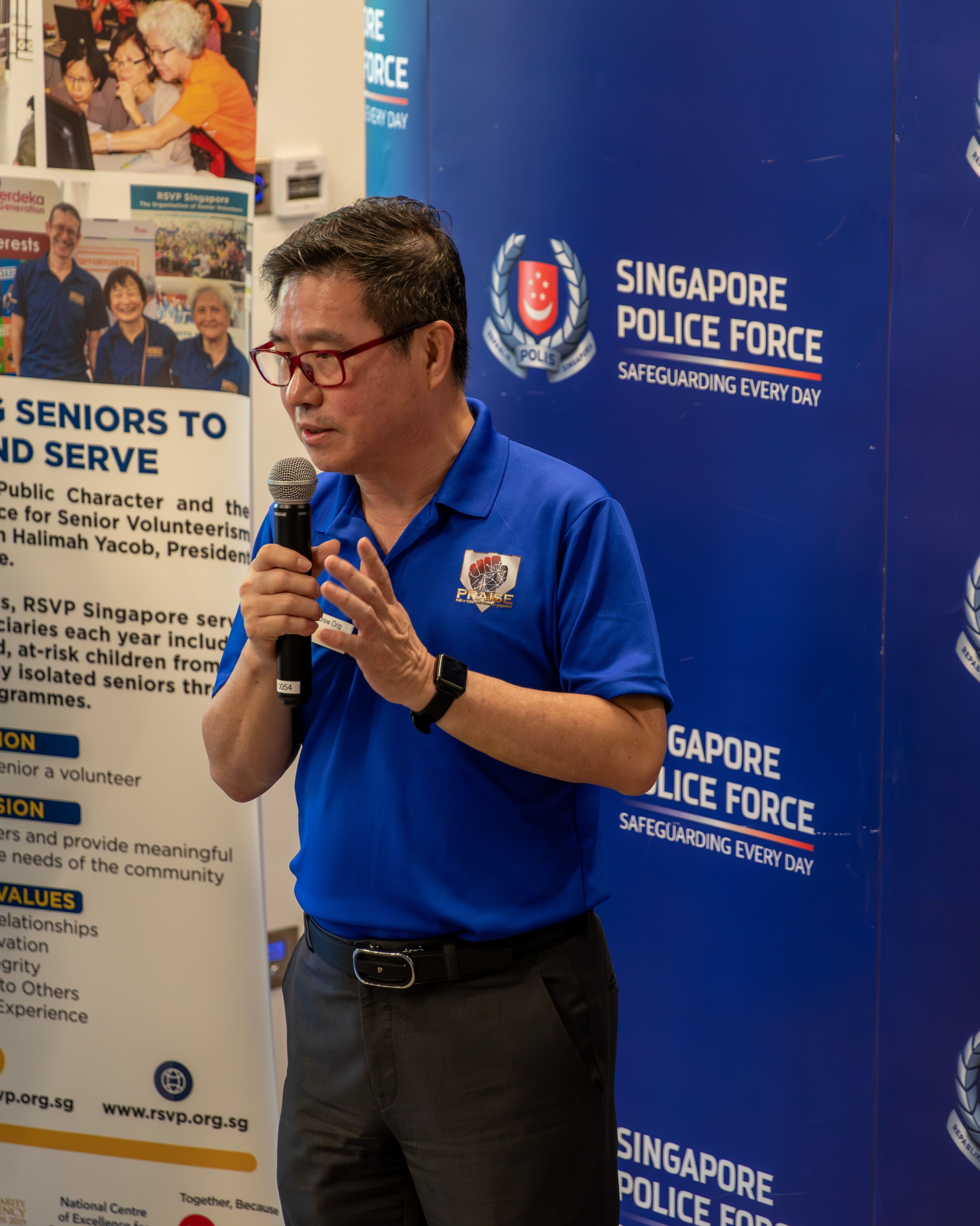 Mr Ong sharing his experience with the newly appointed PRAISE Advocates during the appointment ceremony.