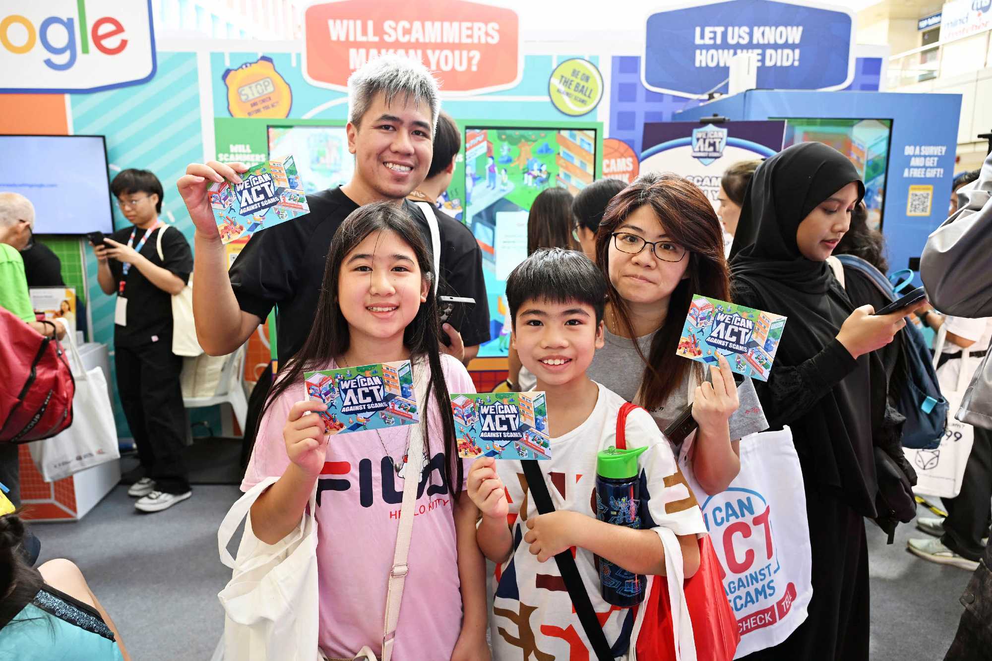 Police Life 112025 Taking the Anti Scam Message to the Heartlands 02