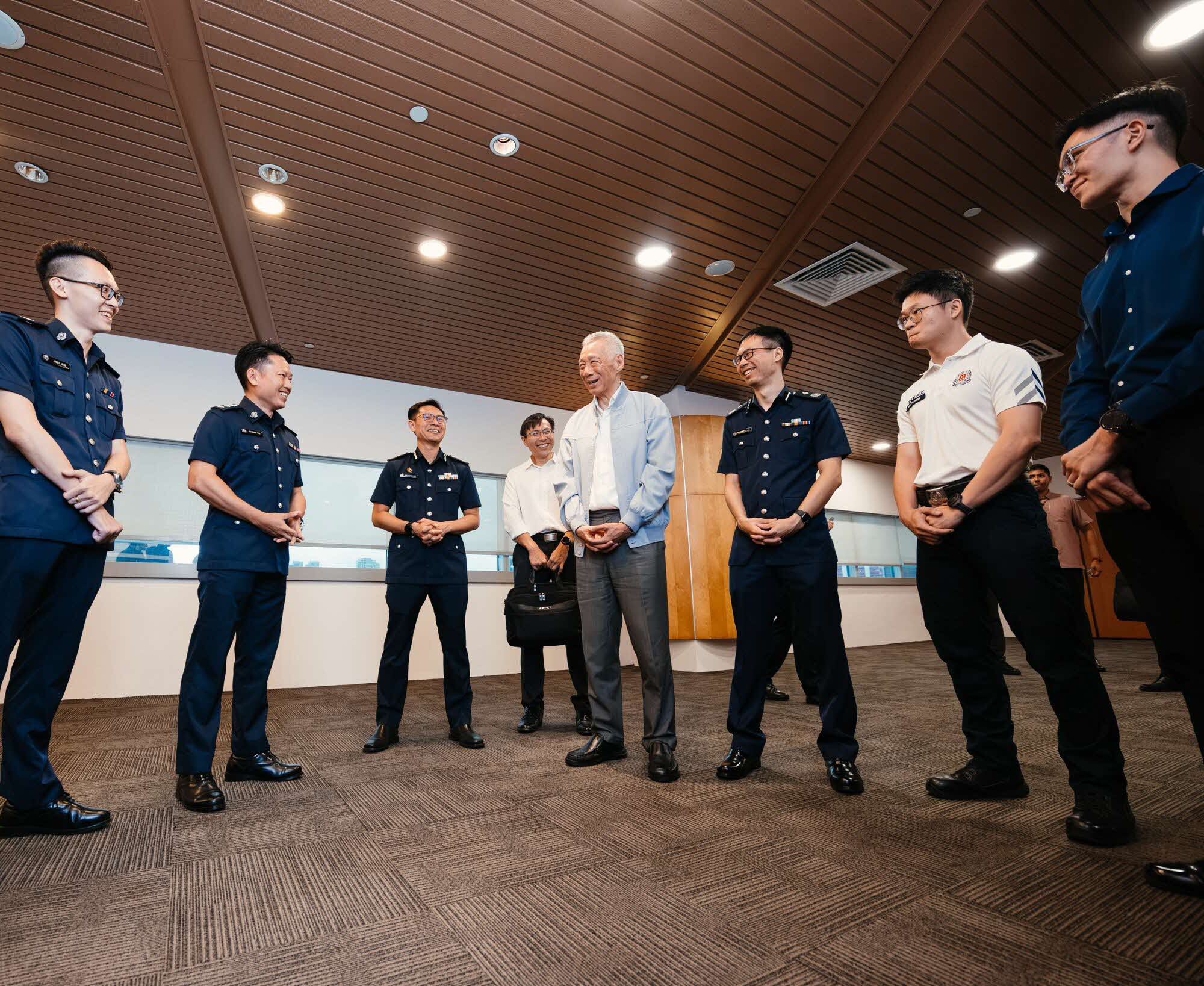SM Lee in his engagement session with Police officers. 
