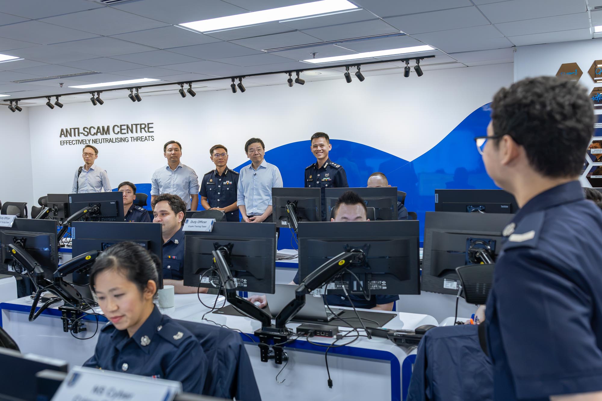 PM Wong at the Anti-Scam Centre. 