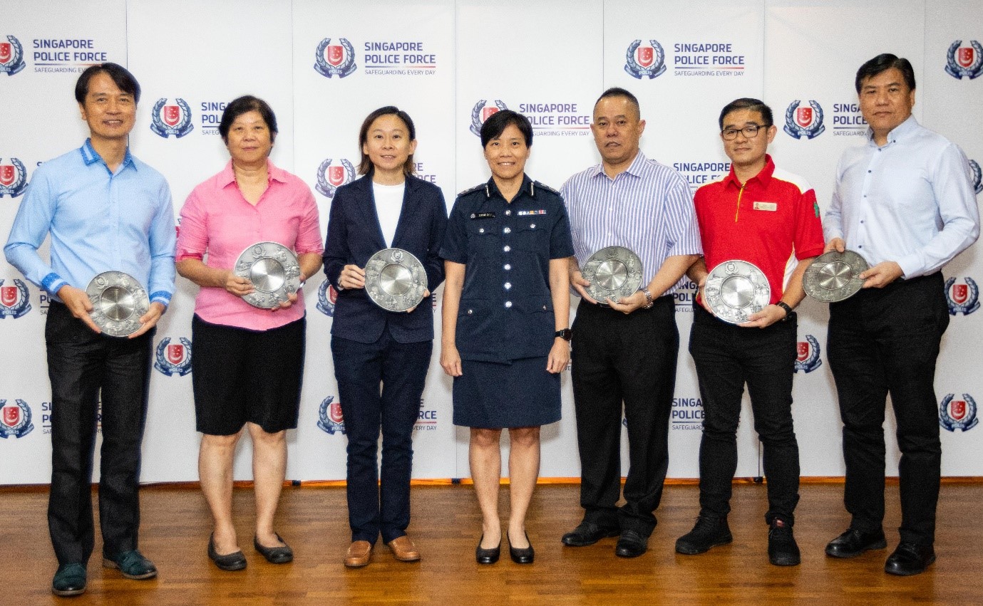 20230206_five_members_of_the_public_presented_with_public_spiritedness_award_six_organisations_1