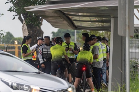 20230714_island_wide_joint_enforcement_operation_against_errant_on_road_cyclists_1