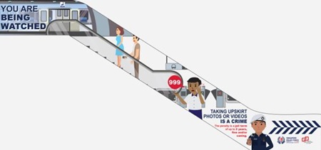 20231102launch of police concept train at harbourfront mrt station a member of the public presented