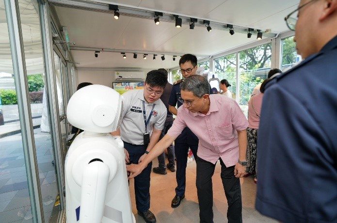 20241211_central_police_division_community_roadshow_on_7_december_2024_7