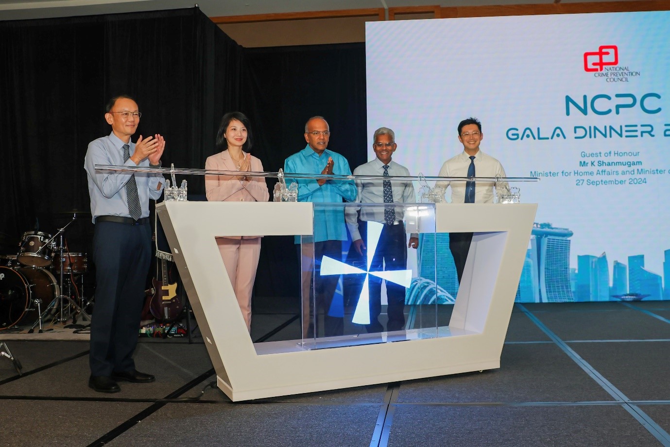 20240927_launch_of_scamshield_suite_at_national_crime_prevention_council_gala_dinner_2024_1