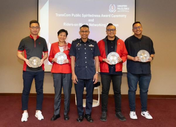 20250108_twelve_members_of_the_public_presented_with_public_spiritedness_award_2