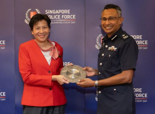 20250108_twelve_members_of_the_public_presented_with_public_spiritedness_award_4