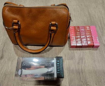 20250723_man_arrested_for_a_series_of_shop_theft_cases_at_changi_airport_3