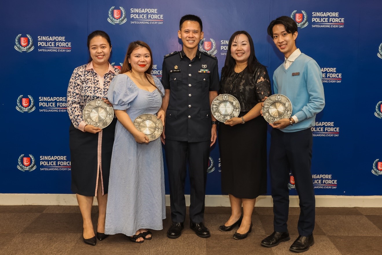 20250311_eight_members_of_the_public_presented_with_public_spiritedness_award_2