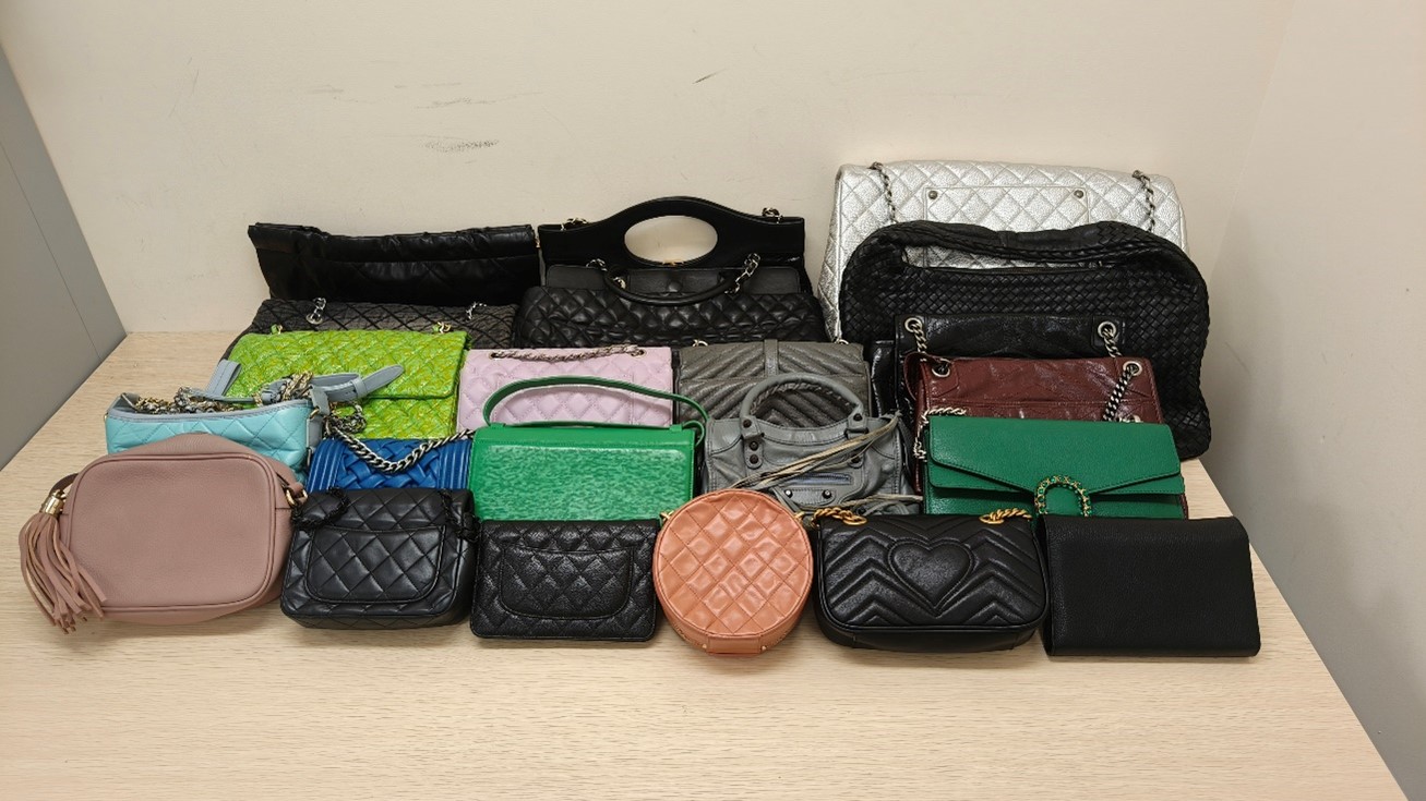 20251005_two_women_arrested_for_online_sale_of_counterfeit_goods_4