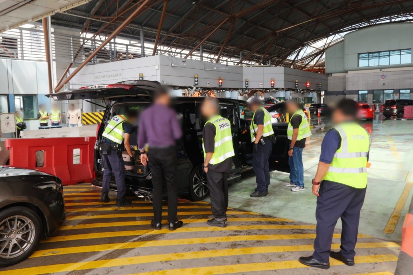 20251018_multi_agency_enforcement_operations_at_checkpoints_10