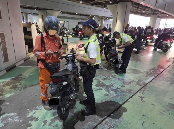 20251024_multiagency_enforcement_operation_against_errant_motorcyclists_2