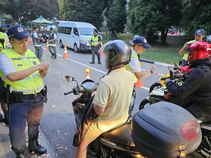 20260410_multi_agency_enforcement_operation_against_errant_motorcyclists_6