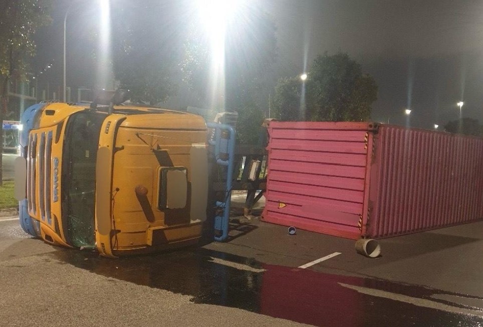 20260210_five_heavy_vehicle_drivers_to_be_charged_for_driving_without_due_care_and_attention_2