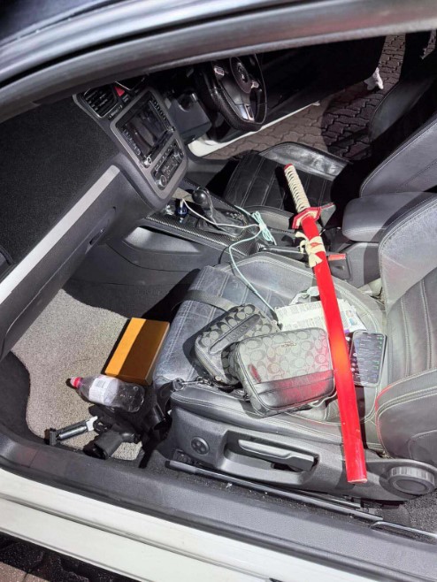 20260114_five_arrested_for_multiple_offences_after_a_police_raid_5