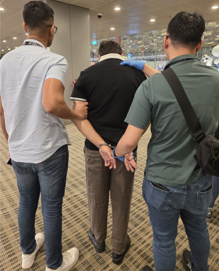 20260620_two_men_arrested_for_theft_of_diamond_valued_at_more_than_$235000_2