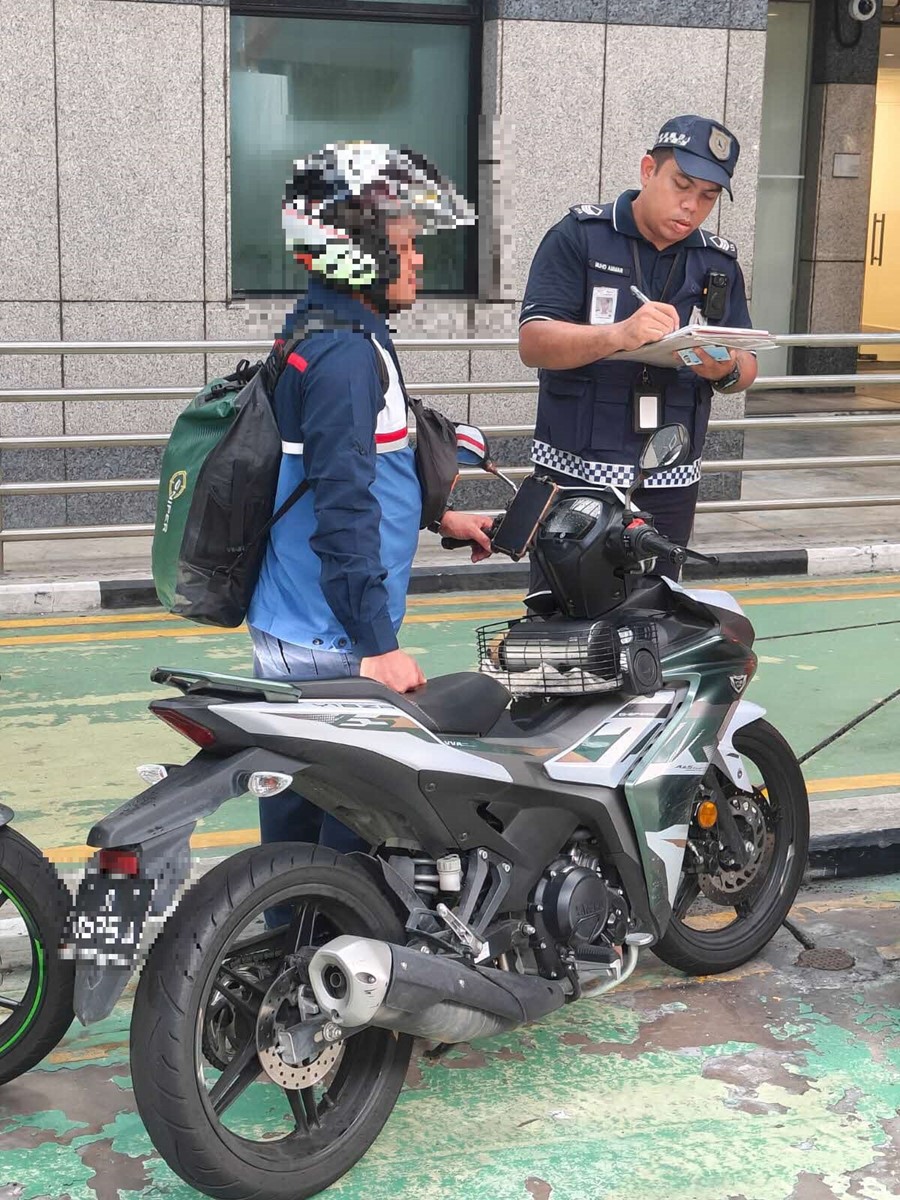 20260521_multi_agency_enforcement_operation_against_errant_motorcyclists_6