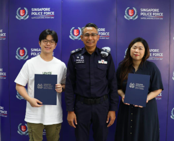 20250422_six_members_of_the_public_presented_with_public_spiritedness_award_2