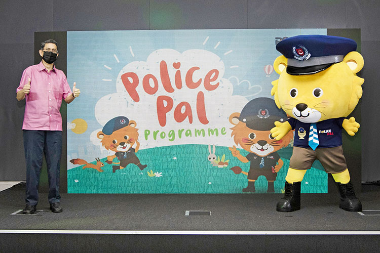 GOH with mascot Ray