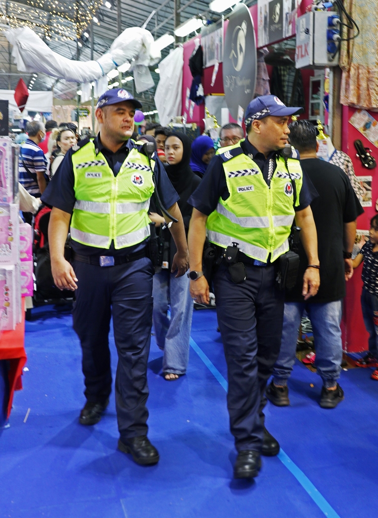 Police Life 042023 Making the Ramadan Bazaar Safe and Secure for All 06