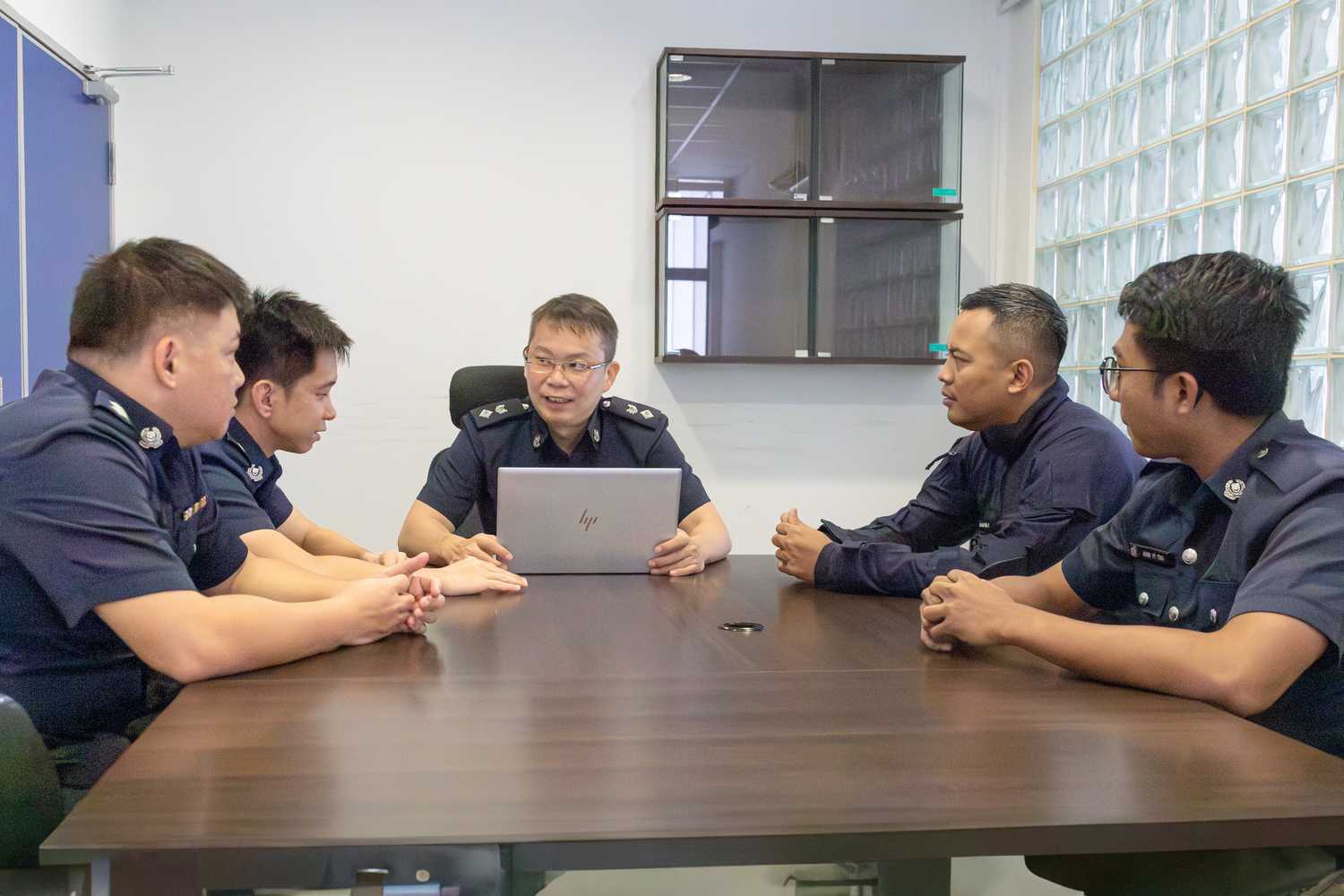 Police Life 092023 Trainers in Blue 01 04